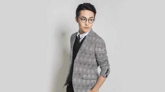 内地山东省德州市武城男明星马天宇时尚帅气写真图片电脑桌面壁纸下载第2张