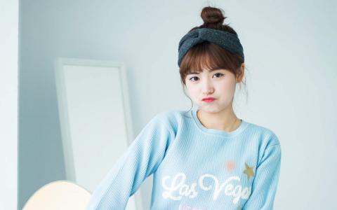 甜美女生图片 _ 第(1)张