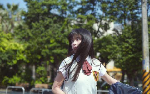 高清湖北省赤壁美女校花黄灿灿气质甜美养眼写真图片第2张