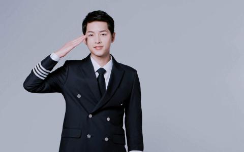 高清韩国大田广域男星国民老公宋仲基机长制服写真桌面壁纸第6张
