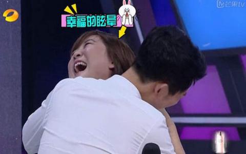 韩国人气甜美李多海桌面壁纸第0张