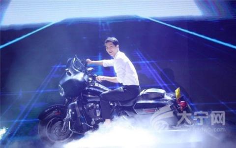 韩国男星金范酷炫帅气时尚简约写真桌面壁纸(一)第0张