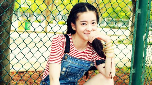 中国内地浙江省义乌女演员张雪迎时尚个性写真图片第1张
