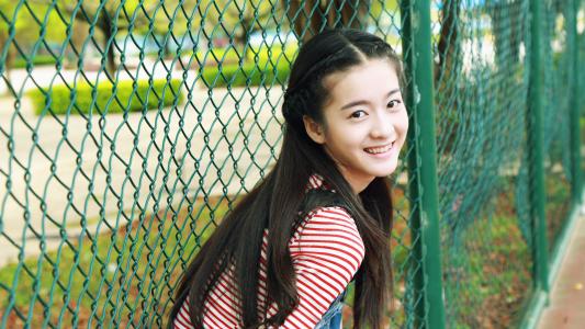 中国内地浙江省义乌女演员张雪迎时尚个性写真图片第2张