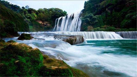 2017年12月雄伟壮观的瀑布风景高清日历壁纸第2张