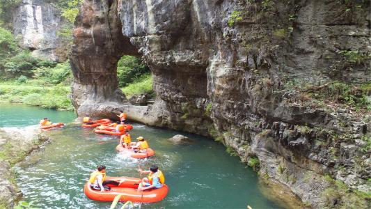 高清美景湖北恩施鹤峰屏山峡谷河水清澈见底图片第1张