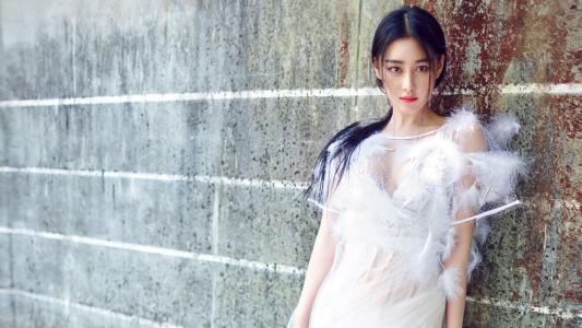 性感婚纱图片 _ 第(1)张