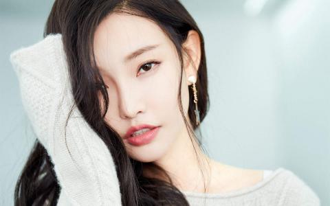 高清山东潍坊美女童菲西装霸气红唇撩人写真图片第2张