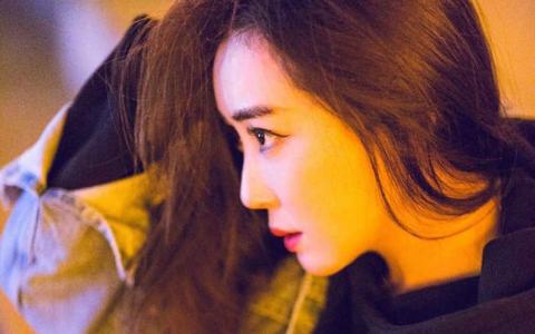 高清中国内地辽宁省沈阳女演员杜若溪时尚街拍图片桌面壁纸第1张