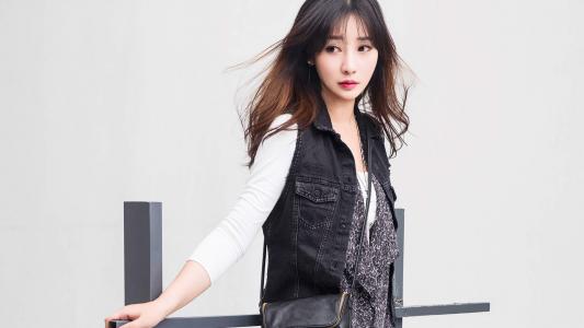高清中国内地湖南衡阳女演员柳岩时尚魅力写真高清电脑桌面壁纸下载第0张