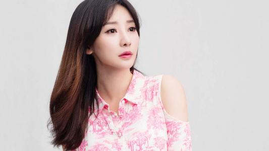 高清中国内地湖南衡阳女演员柳岩时尚魅力写真高清电脑桌面壁纸下载第2张