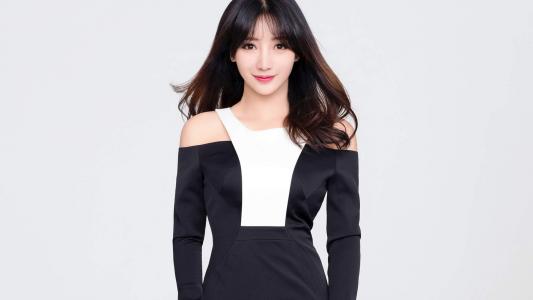中国内地湖南衡阳女演员柳岩性感活力写真图片桌面壁纸第3张