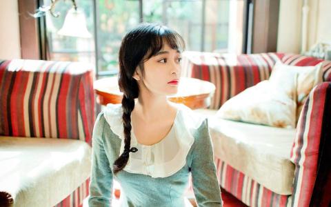女神刘亦菲优雅性感桌面壁纸图片第2张