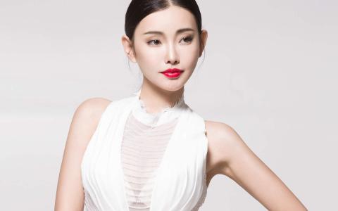 高清山东潍坊美女童菲西装霸气红唇撩人写真图片第0张