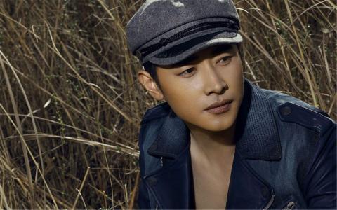 罗晋魅力型男冬日户外写真图片第1张