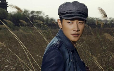 罗晋魅力型男冬日户外写真图片第3张