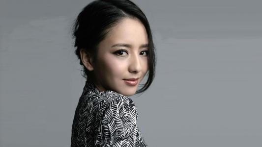 高清中国内地新疆伊犁影视女演员佟丽娅性感魅力写真图片桌面壁纸第0张
