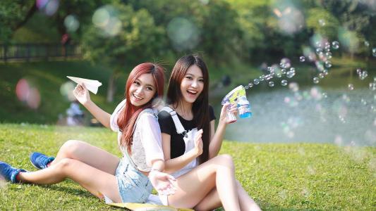 双胞胎美女图片 _ 第(2)张