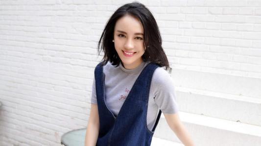 山东籍内地女演员吕佳容高清桌面壁纸第1张