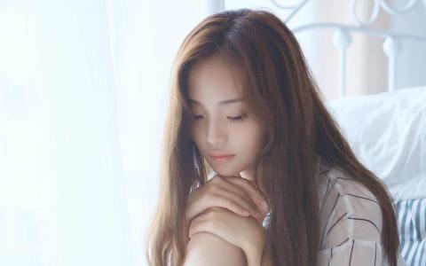 性感美女许晴白衬衫电脑桌面壁纸下载第1张