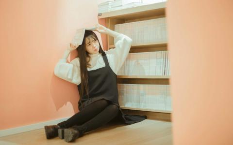 高清书本素材清纯书本美女高清桌面壁纸第4张