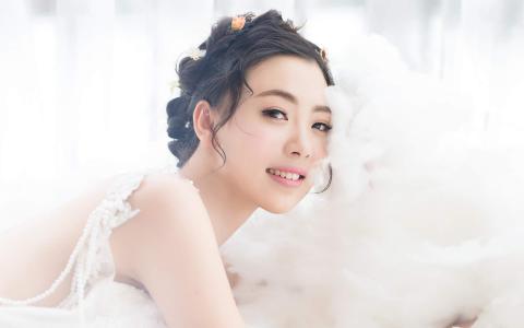 白皙图片 _ 第(1)张