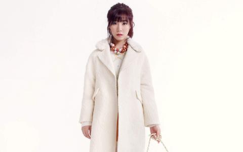 韩国美女黄美英Tiffany桌面壁纸第4张