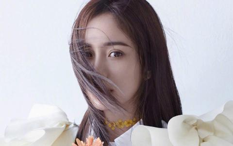 中国内地北京影视女演员杨幂嘉人杂志写真图片桌面壁纸第0张