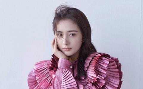 中国内地北京影视女演员杨幂嘉人杂志写真图片桌面壁纸第2张