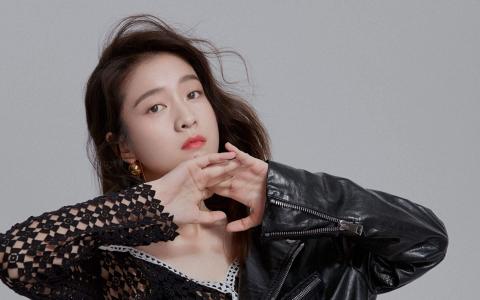 中国内地浙江省义乌女演员张雪迎时尚个性写真图片第0张