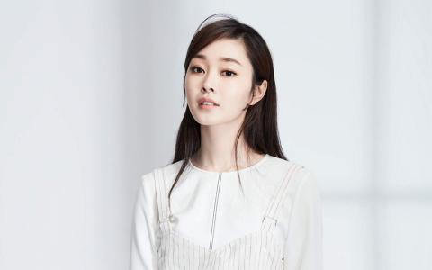 中国内地湖北省荆门女演员宋轶抹胸长裙性感诱惑写真第0张