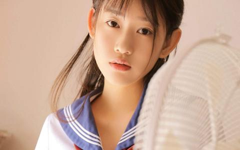 漂亮大陆台湾学生妹制服诱惑高清电脑桌面壁纸第3张