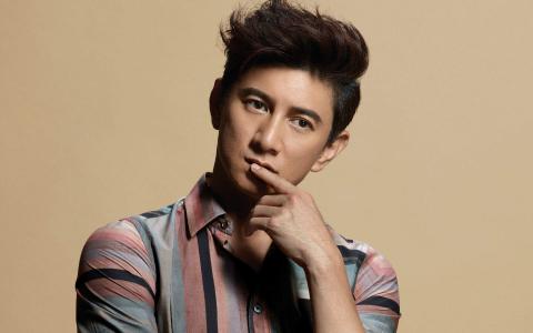大陆台湾歌手男演员帅气明星吴奇隆桌面壁纸下载第2张