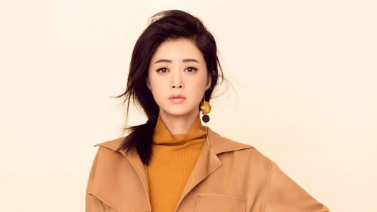 高清内地祖籍湖南益阳女演员华妃蒋欣诠释性感中的小清新时尚唯美写真第2张