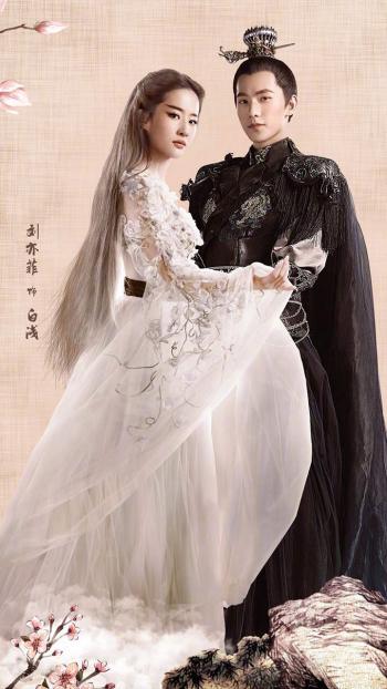 郭碧婷遭高层揽腰l揩油 合影 “媚眼”回应第4张