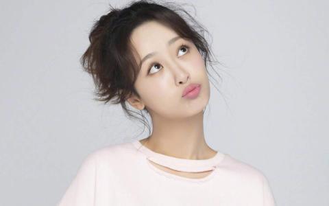 高清中国内地影视北京女演员杨紫温婉雅致写真图片桌面壁纸第0张