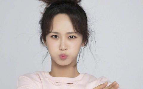 高清中国内地影视北京女演员杨紫温婉雅致写真图片桌面壁纸第2张