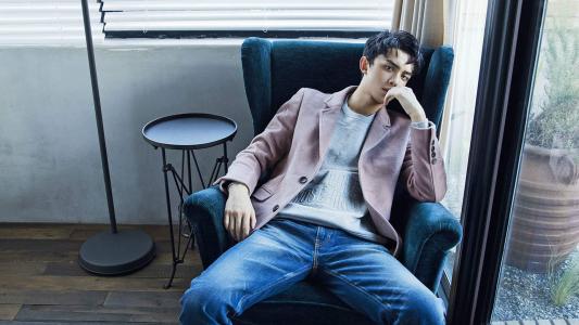 中国内地男演员小鲜肉吴磊时尚写真高清电脑壁纸第2张
