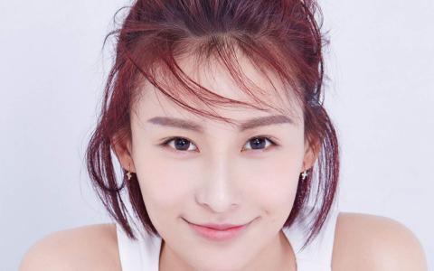 中国内地陕西西安影视女演员歌手贾青高冷写真图片性感至极第0张