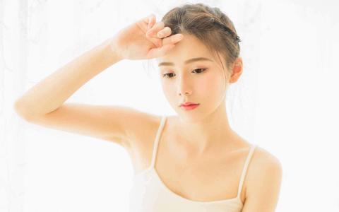 白皙图片 _ 第(1)张