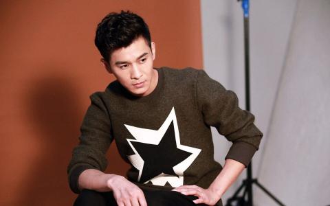 中国内地广西壮族自治区桂林影视男演员乔振宇暖男风秋季写真图片桌面壁纸第2张