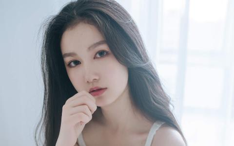 阳光性感美女车模宝马M3改装车桌面壁纸第4张