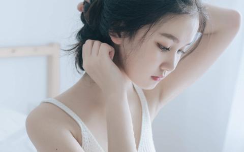 阳光性感美女车模宝马M3改装车桌面壁纸第5张