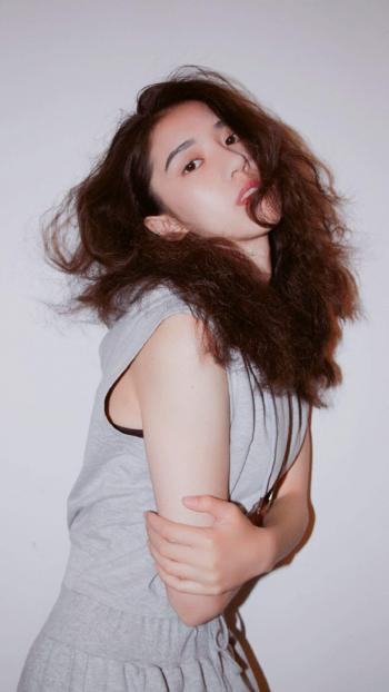 高清台湾美女李凯馨个性时髦写真桌面壁纸第1张