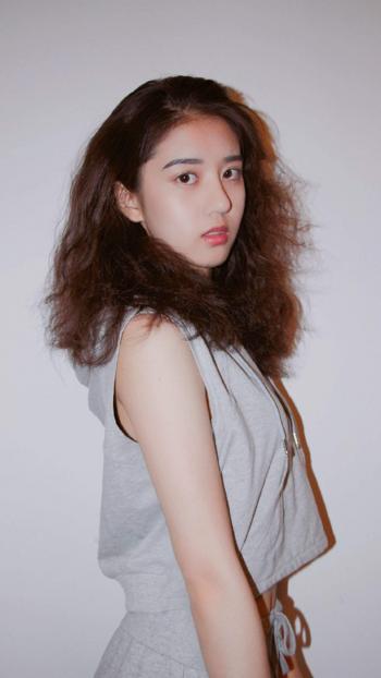 高清台湾美女李凯馨个性时髦写真桌面壁纸第4张
