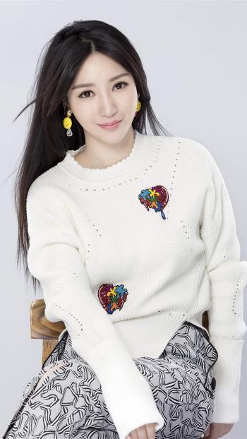 中国内地湖南衡阳女演员柳岩性感优雅写真桌面壁纸第2张