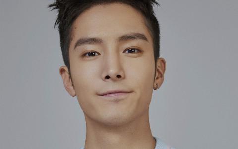 高清浙江省杭州男明显盛一伦时尚杂志帅气写真高清图片壁纸第2张