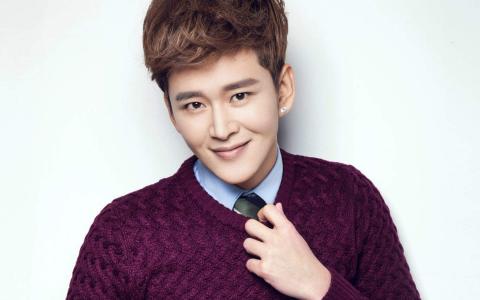 中国内地湖北省咸宁影视男演员黄宥明英俊儒雅时尚写真图片桌面壁纸第0张
