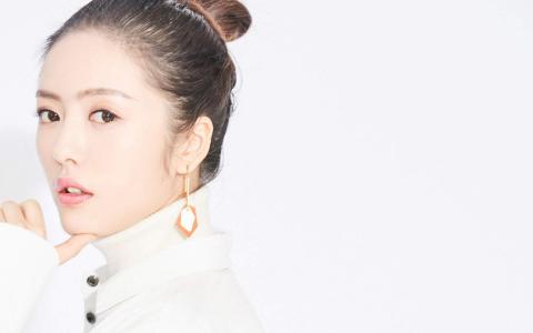 高清中国内地贵阳女演员新晋小花蔡文静百变风格时尚写真桌面壁纸第1张