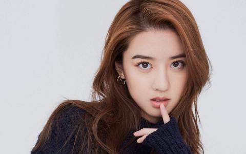高清台湾美女李凯馨个性时髦写真桌面壁纸第3张